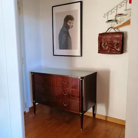 Large 800m From The 90 Square Meters Apartment