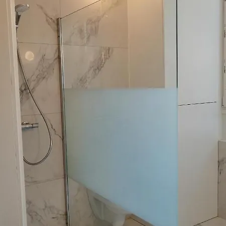 Large 800m From The 90 Square Meters Apartment *