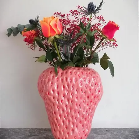 Daire Large 800m From The 90 Square Meters