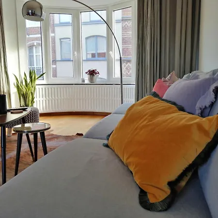Large 800m From The 90 Square Meters Apartment