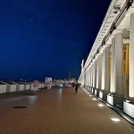 Large 800m From The 90 Square Meters Apartment Ostend