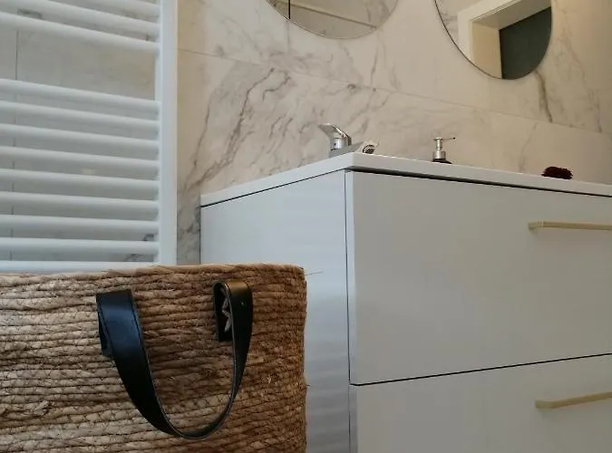 アパート Large 800m From The 90 Square Meters *