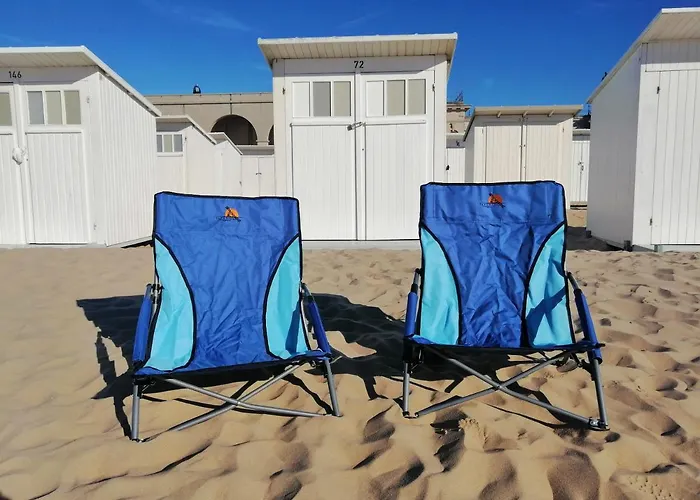 Large 800m From The 90 Square Meters *