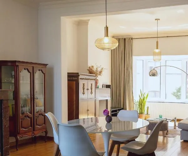 Large 800m From The 90 Square Meters アパート オステンド