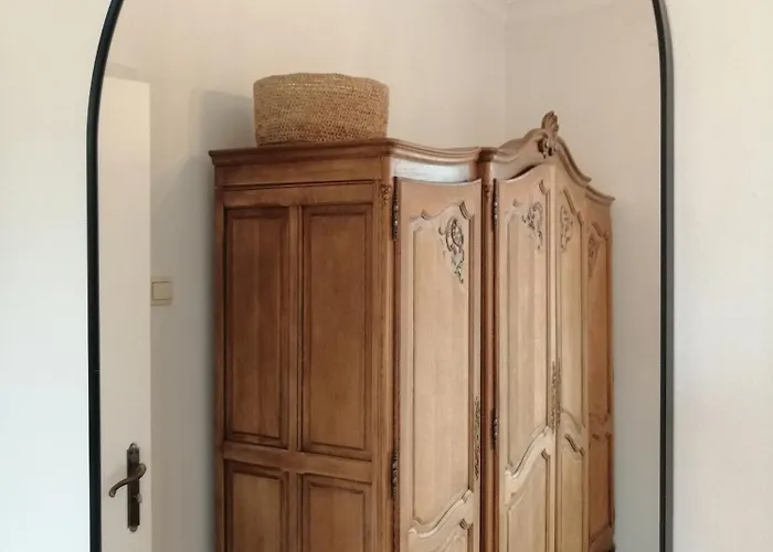 アパート Large 800m From The 90 Square Meters