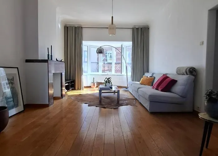 アパート Large 800m From The 90 Square Meters